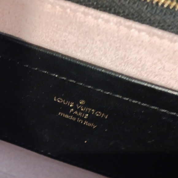Authentic Louis Vuitton Black Pochette Coussin - Picture 9 of 9